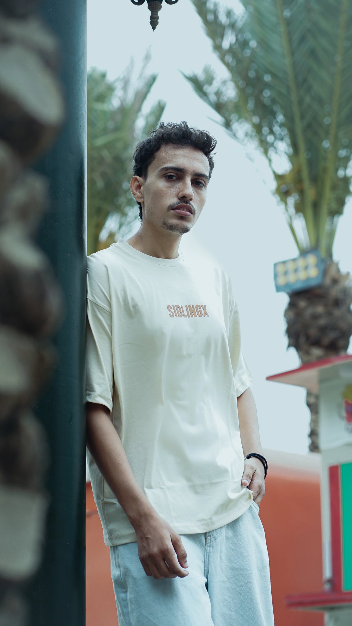 Tempo Oversized Graphic T-Shirt Cream