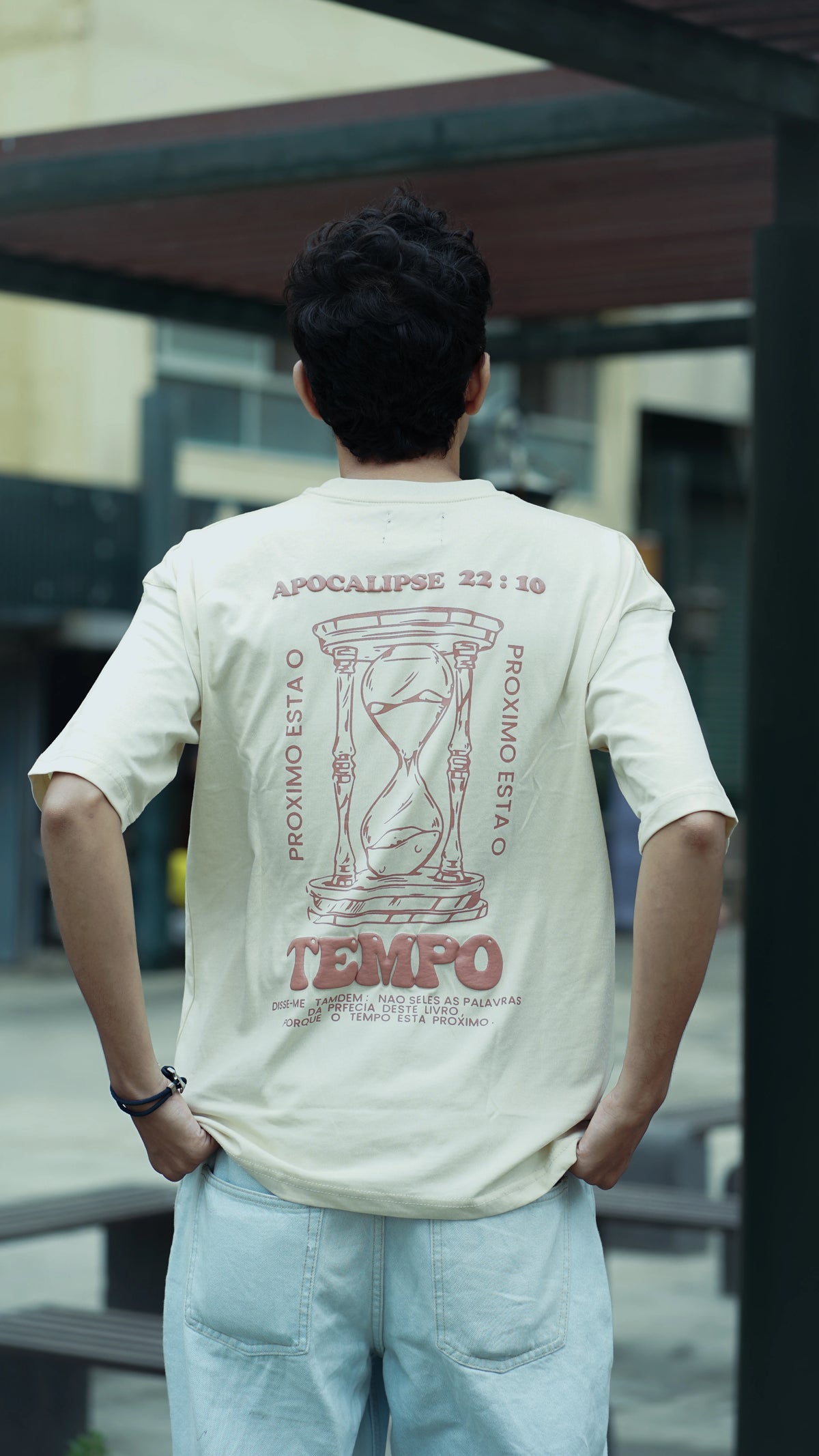 Tempo Oversized Graphic T-Shirt Cream